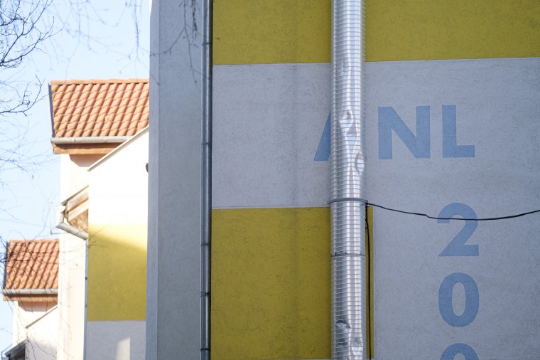 Különböző módokon jártak el az ifjúsági lakásukat elveszítő csíkszeredai családok