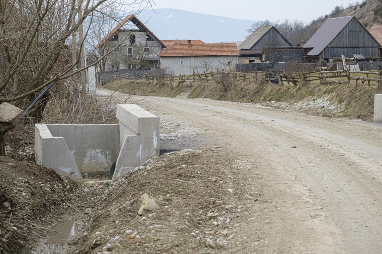 Aszfalt kerül Csíkpálfalva község útjaira