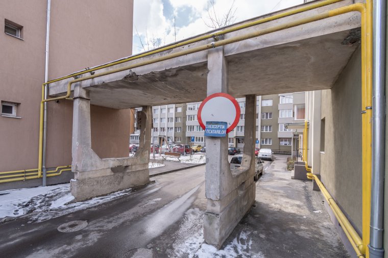 Nincs már létjogosultsága a régi építménynek, de nem lesz egyszerű elbontani