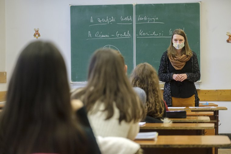 Cîţu: az iskolák nyitnak a vakáció után, júniustól lehet szó lazításokról