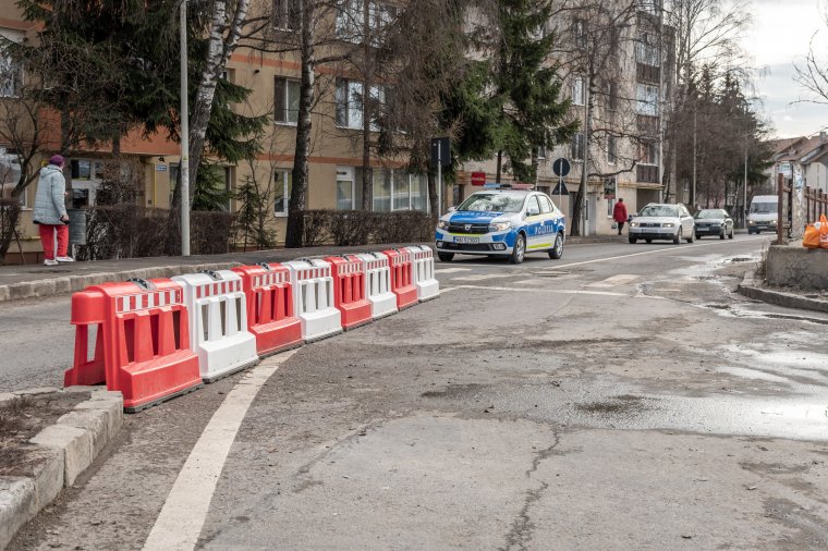 Az utca egyirányú marad, de az áruház két oldalról is megközelíthető