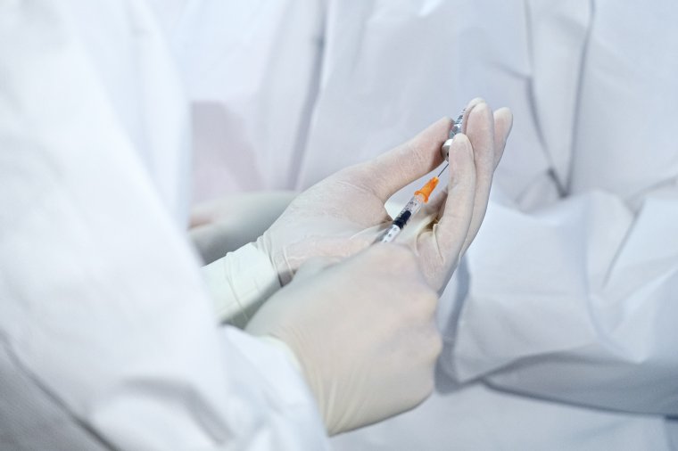 Előnyt élveznek azok, akik beoltva lépnek Románia területére