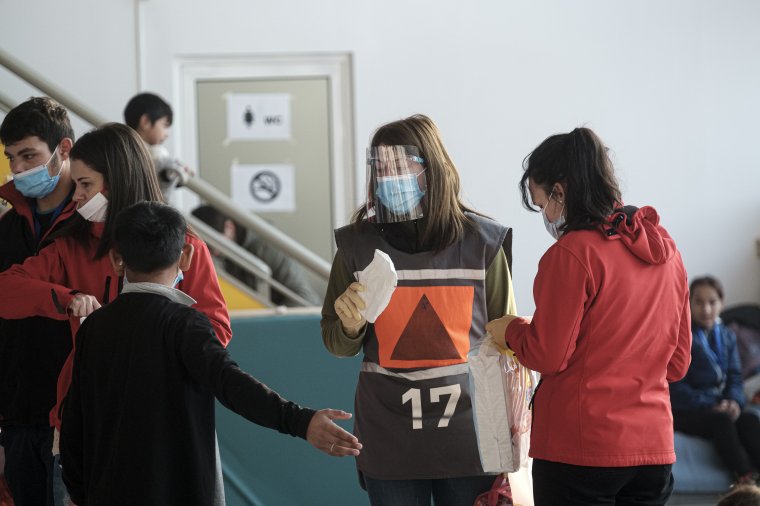 Mosdatással kezdődött, most már fürdőszobára vágynak