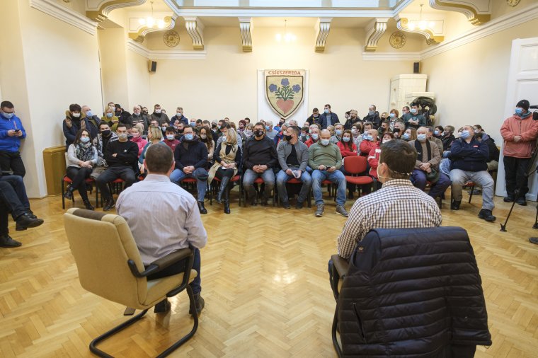 Lakossági fórum: nem költöztetik Zsögödfürdőre a tűzkárosultak egy részét