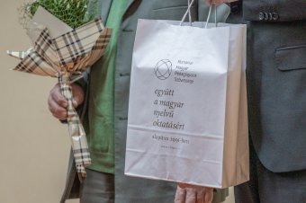 Képzőművészeti és irodalmi pályázatokat hirdet az Apáczay Csere János Pedagógusok Háza