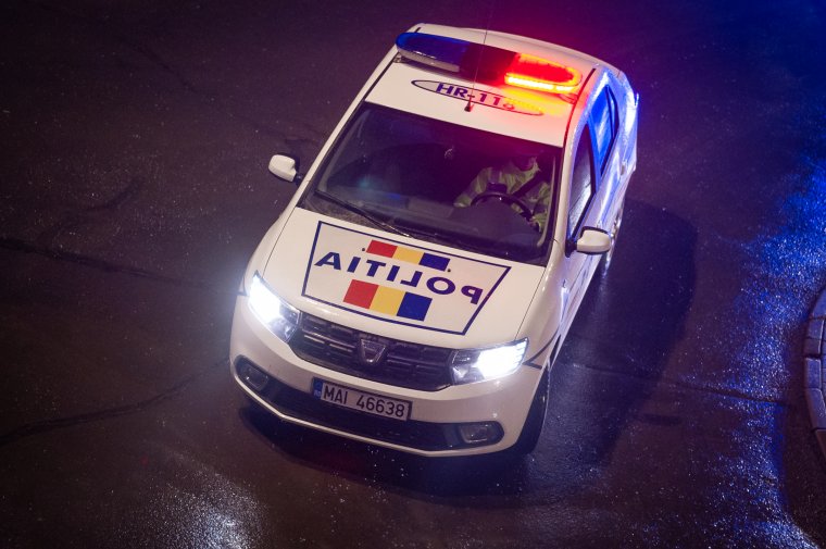 Rendőrök és diákok is keresték a fekete maszkos férfit