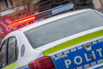 Egy buli idején zuhant ki a nyolcadikról a brassói lány, gondatlanságból elkövetett emberölés miatt zajlik vizsgálat