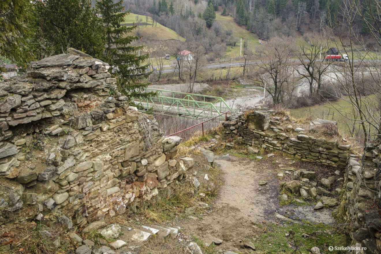 A Rákóczi-vár népszerű turistacélpont, sokan keresik fel •  Fotó: Veres Nándor