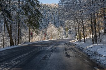 FRISSÍTVE – Nincsenek már közlekedési korlátozások a romániai utakon, megnyitották a kikötőket is
