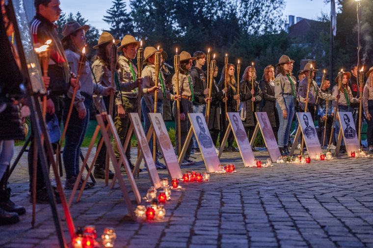 Az emlékezés gyertyái Csíkszeredában