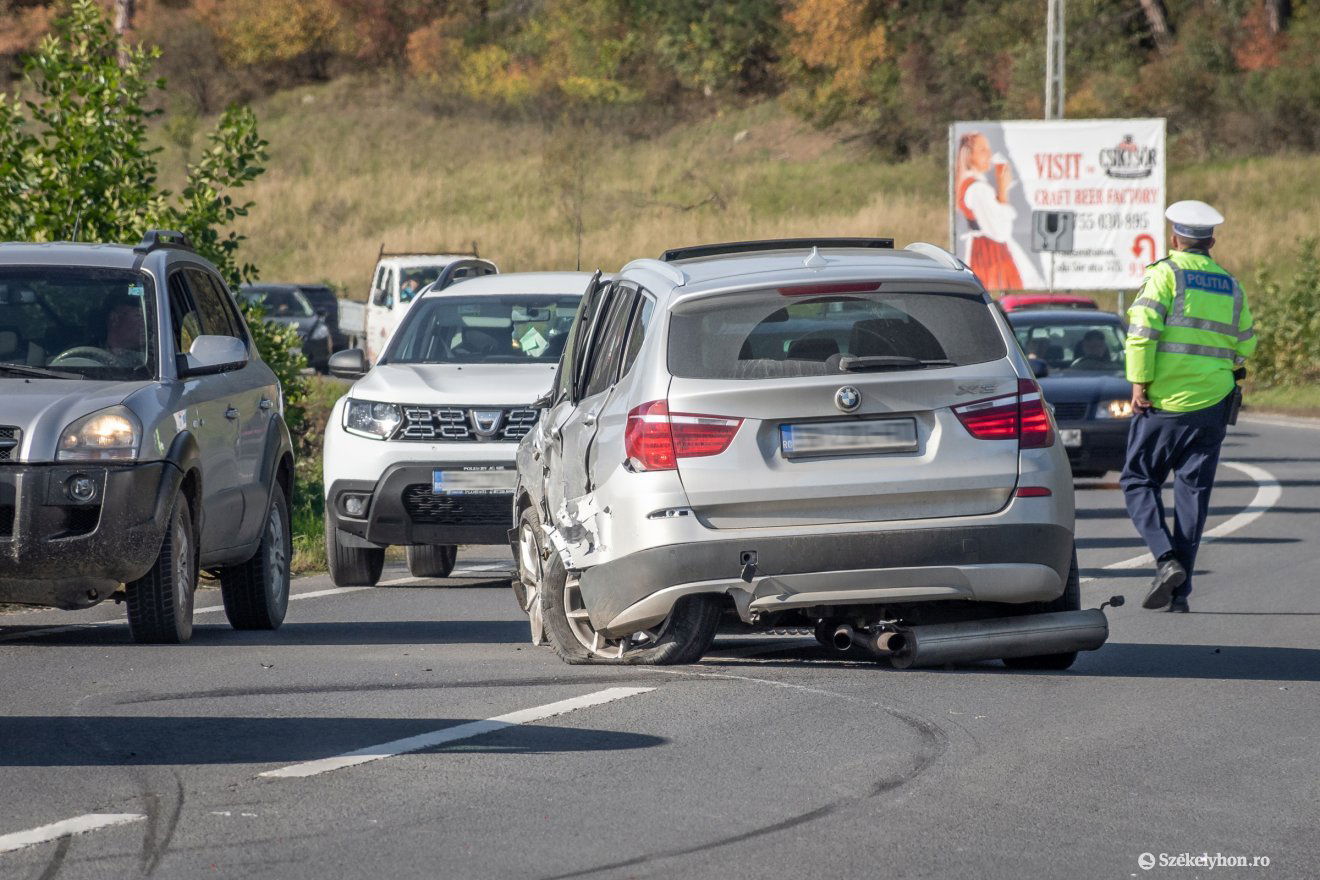 A forgalom zavartalanságát – a lehetőséghez képest – baleset bekövetkezése esetén is biztosítani kell. Képünk illusztráció •  Fotó: Pinti Attila