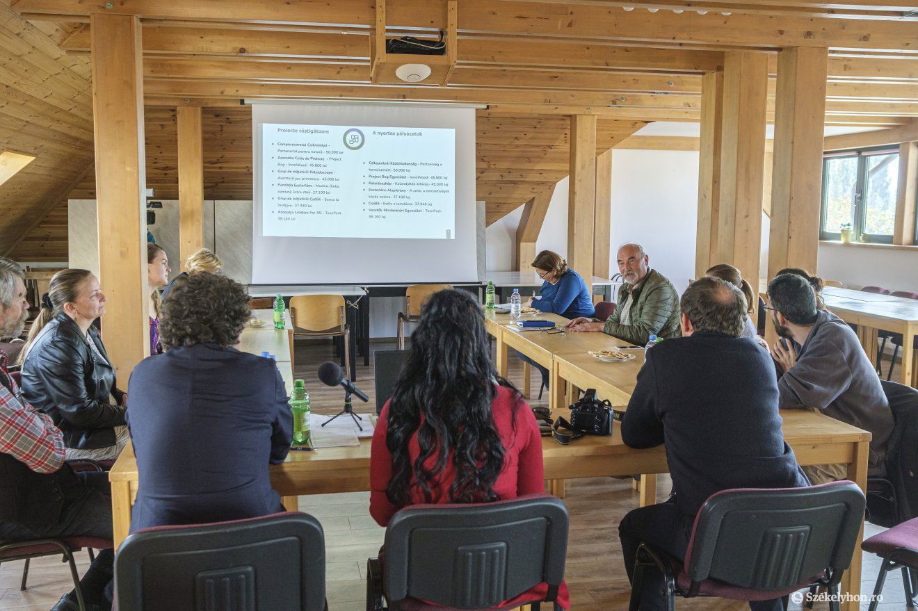 A csíkszeredai civil szervezetek pályáztak, a nyertesek bemutatták elképzeléseiket •  Fotó: Veres Nándor