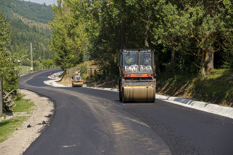 Nyeli a pénzt az úzvölgyi út