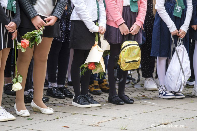 Kezdődik az iskola. Nemcsak a gyerekek és a pedagógusok, de a szülők számára is sokféle változást jelent az iskolaidő •  Fotó: Veres Nándor