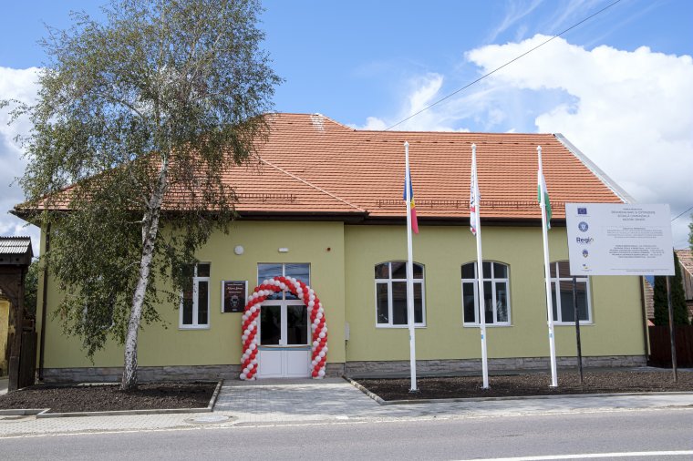 Korszerű, felújított iskolában kezdhetik a tanévet a csíkcsicsói iskolások
