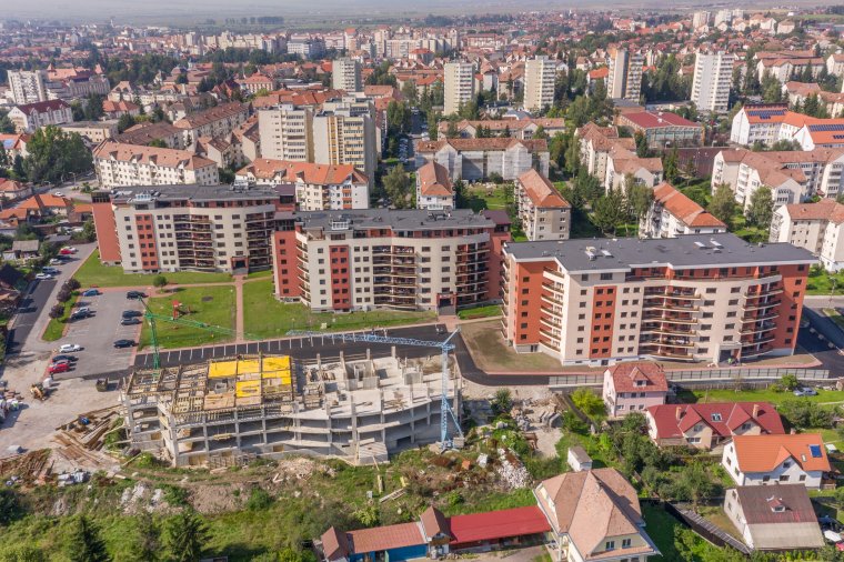 Lendületben az építőipar: nőtt a használatba adott lakások száma Romániában az idei harmadik negyedévben