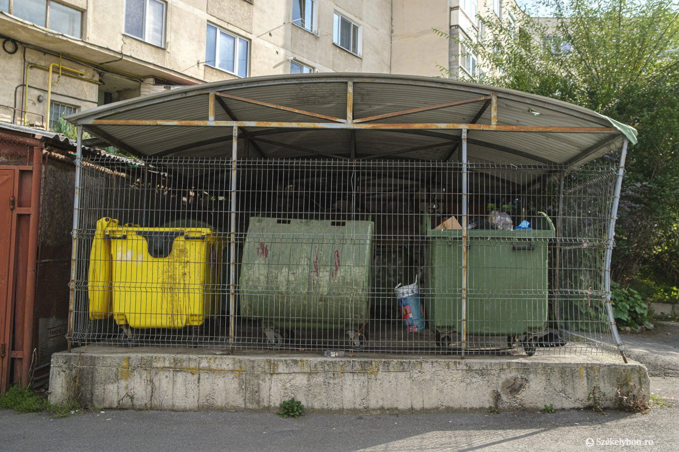 A jelenlegi hulladékgyűjtő pontok kétharmadánál új, okos tárolók kapnának helyet •  Fotó: Veres Nándor