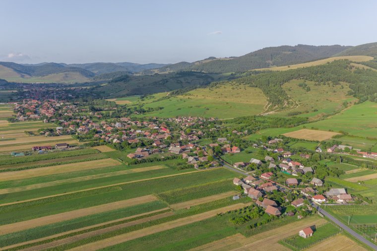 Talajmintákat vesznek a csíkszentgyörgyi mezőgazdasági területekből