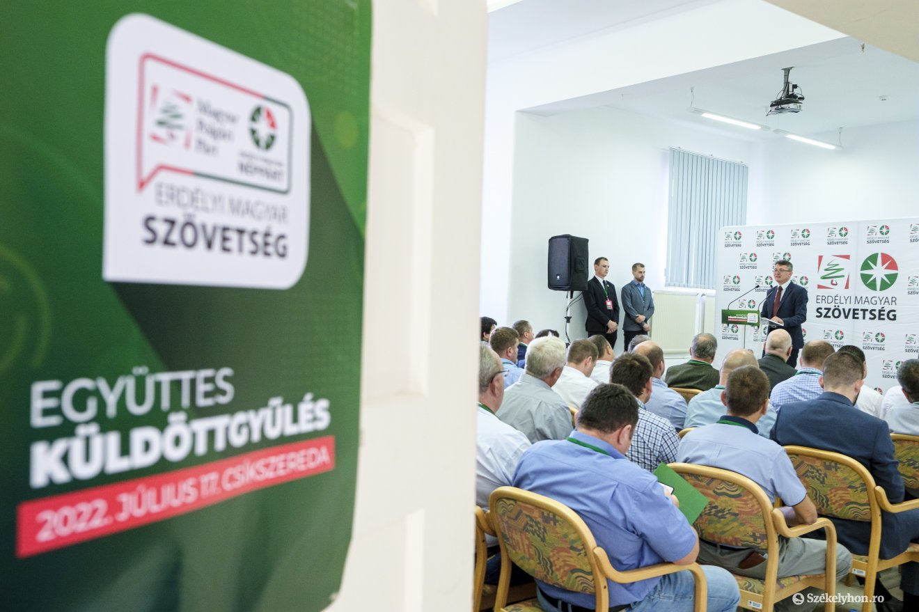 A fúzióról két közös küldöttgyűlésen döntött az MPP és EMNP tagsága •  Fotó: Veres Nándor