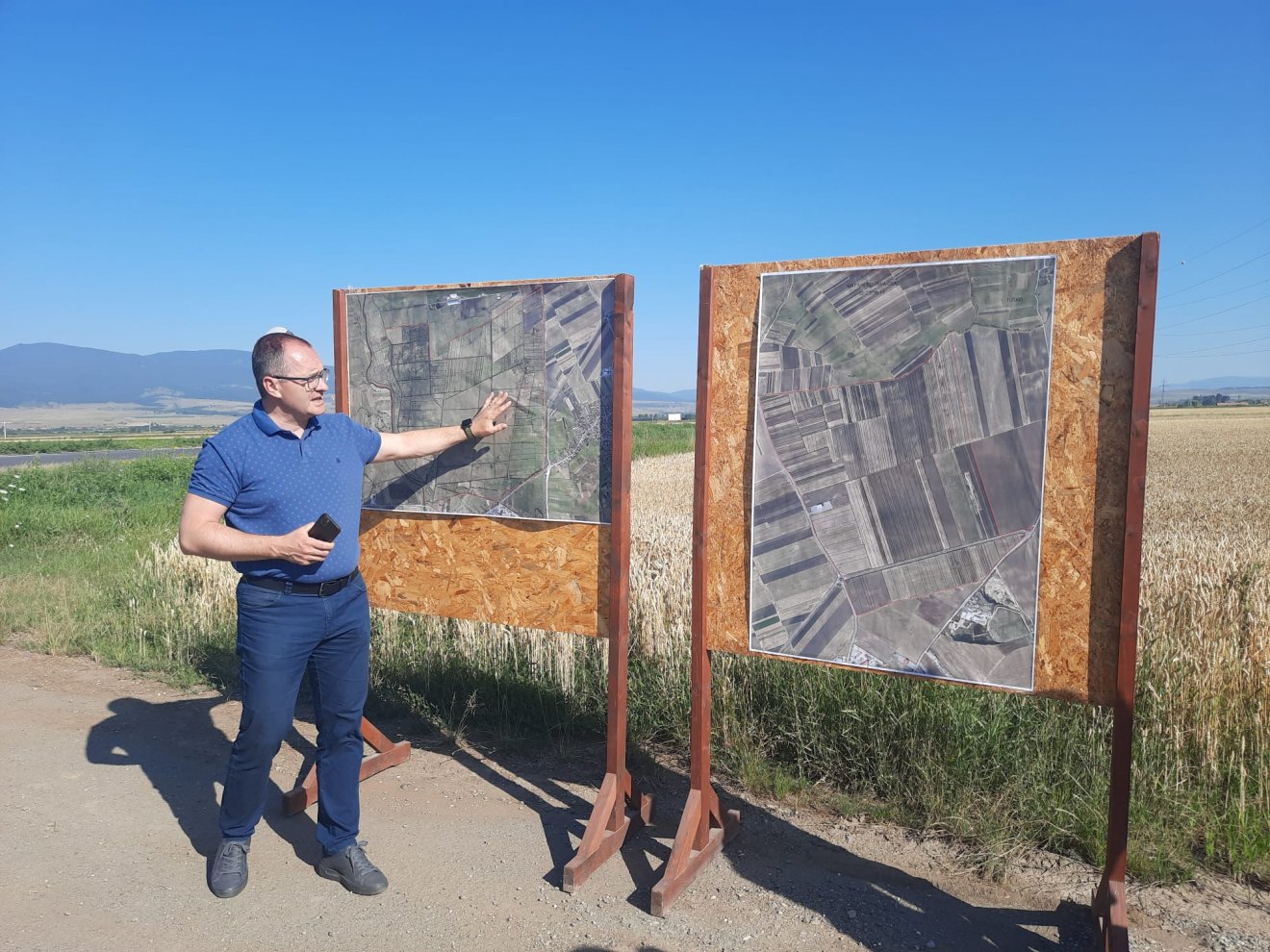 Szántóföld parcellák topográfiai felmérését végezték el. Jövőre ingyenesen telekkönyvezik ezeket a területeket •  Fotó: Csíkszereda városháza
