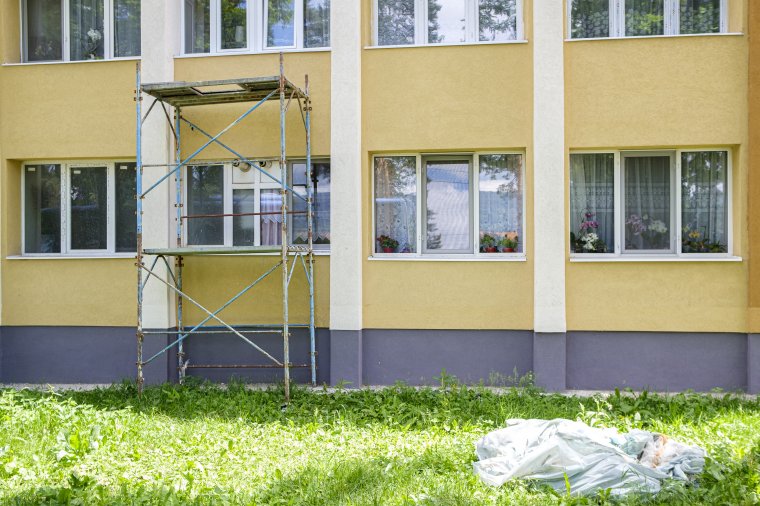 Több mint egymilliárd eurót fordítanak a panelházak energiahatékonyságának növelésére