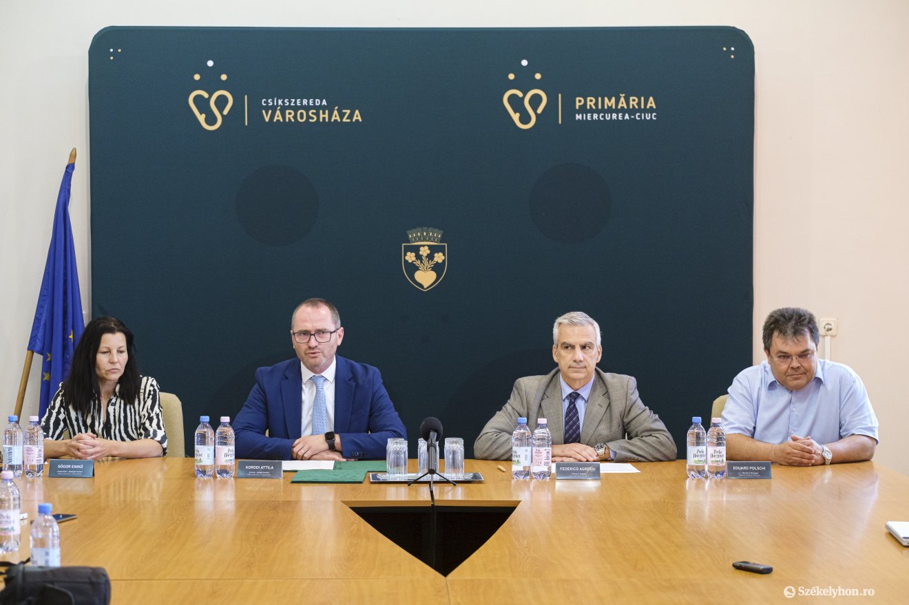 A kapacitás bővítését a városházán jelentették be •  Fotó: Veres Nándor