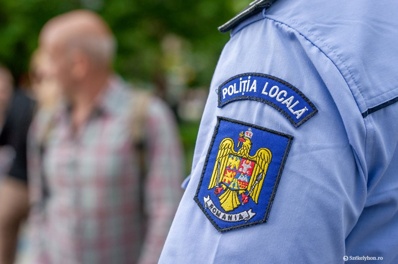 Arra kérnek: figyeljünk a kiszolgáltatott helyzetben levő embertársainkra •  Fotó: Pinti Attila