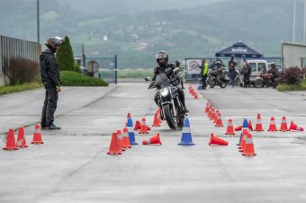Tízórás képzéssel 125 köbcentis motorra ülhetnek a gépkocsivezetők