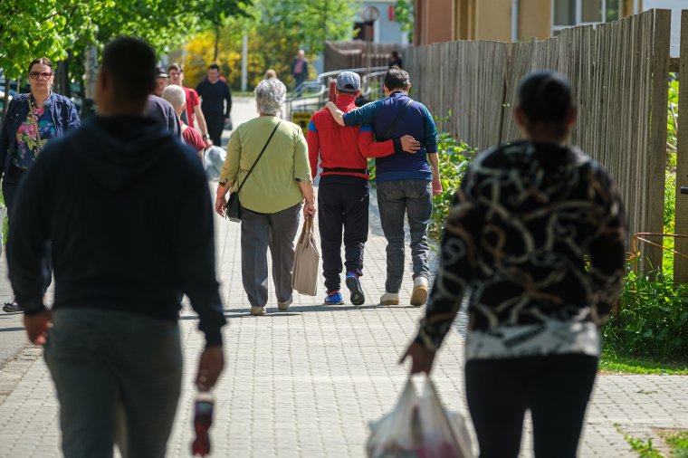 Káosz a táblagépeken, nincs többnyelvűség: nehezen halad a népszámlálás második szakasza