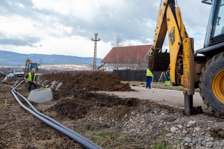 Időben befejezhető, de többe kerül a víz- és szennyvízhálózat kiépítése Felcsíkon