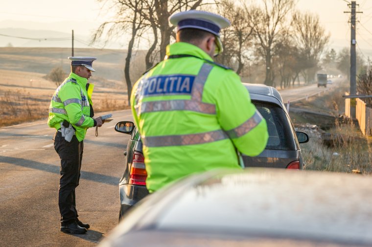 Több mint 800 jogosítványt vontak be a rendőrök szombaton