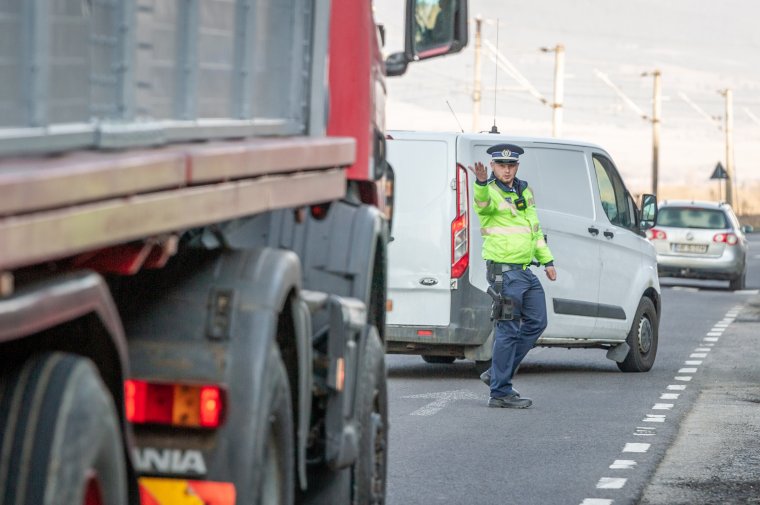 Tíz jármű forgalmi engedélye bánta a közös ellenőrzést