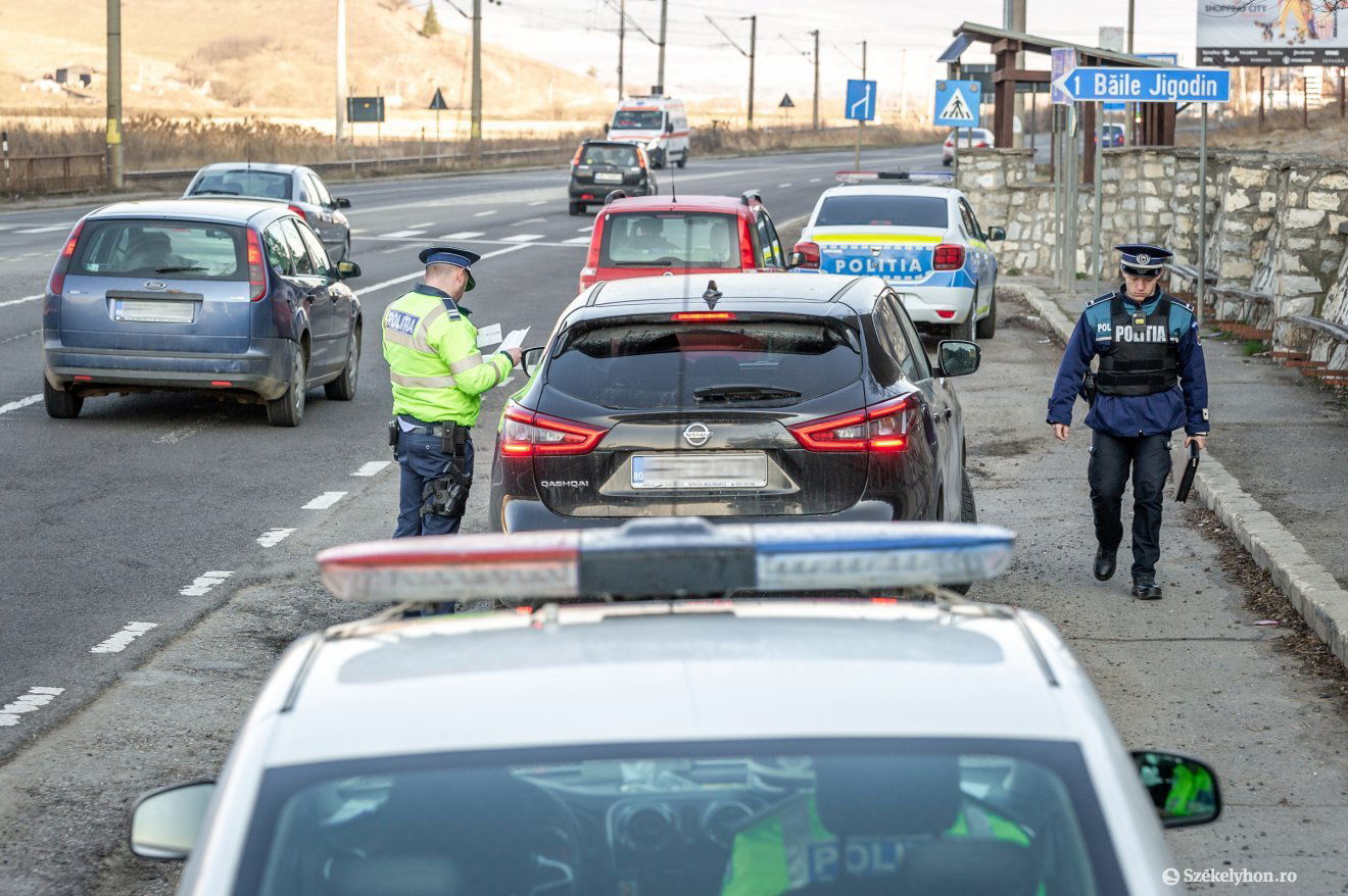 Közúti ellenőrzés.  Itt bukik le a legtöbb részeg sofőr •  Fotó: Pinti Attila