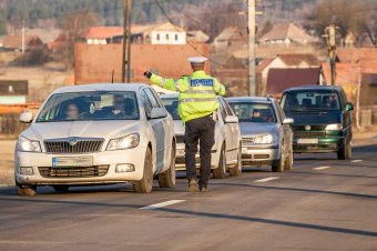 Közel hatvan közúti szabálysértést azonosítottak két óra alatt