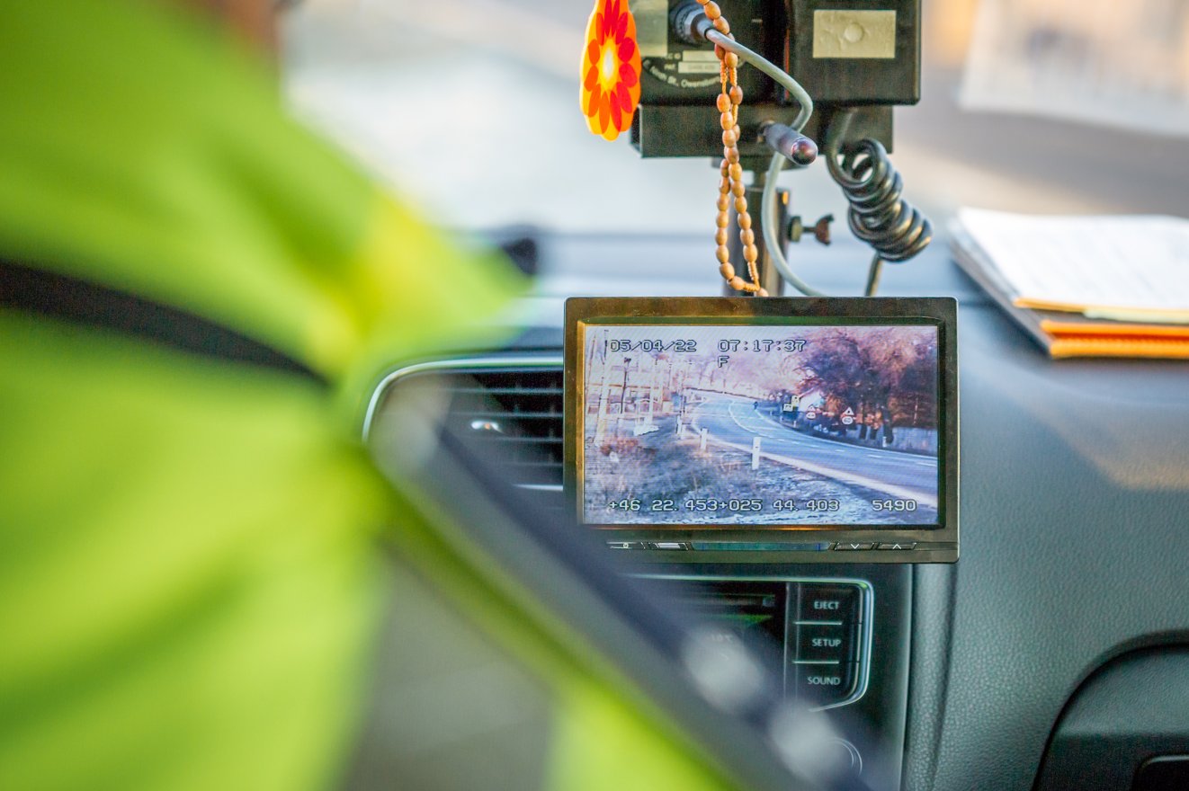 Négyszáz sebességmérő készüléket vetnek be a karácsonyi hosszú hétvégén