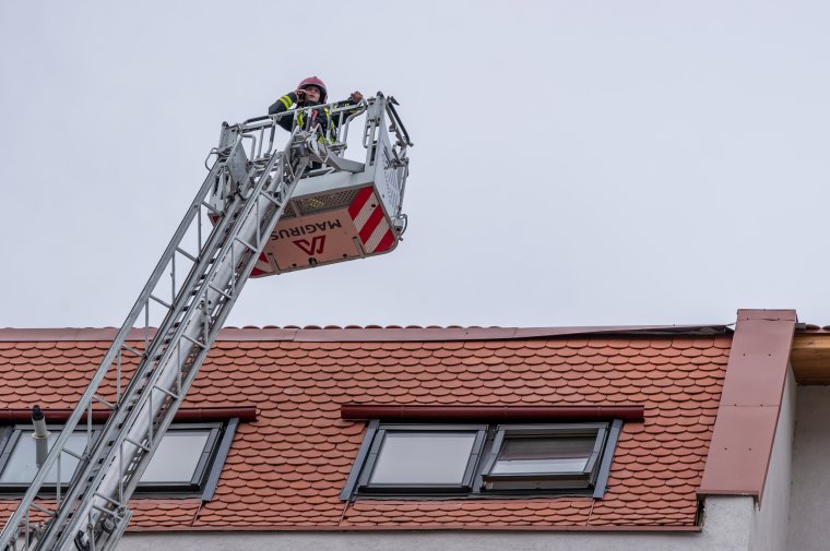 Lakásban rekedt személyt szabadítottak ki a tűzoltók