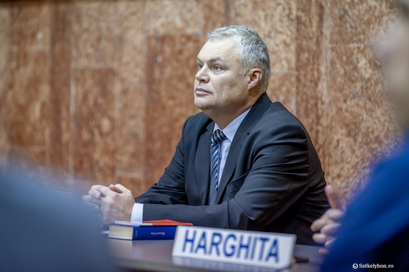 Petres Sándor, Hargita megye prefektusa •  Fotó: Pinti Attila