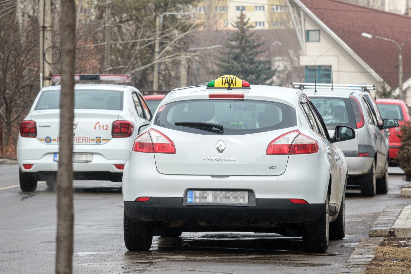 A taxik fuvardíját az üzemanyag árához mérten állapíthatják meg •  Fotó: Veres Nándor