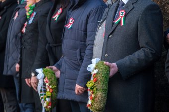 Nagyváradon három napon át, de külön ünnepel a magyarság, Aradon és Temes megyében is fejet hajtanak a hősök előtt