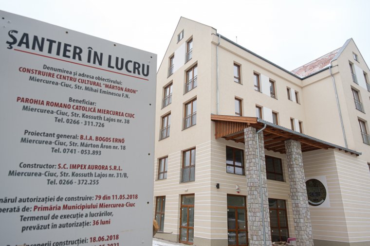 Már csak a kültéri munkálatok vannak hátra a Márton Áron Kulturális Központnál