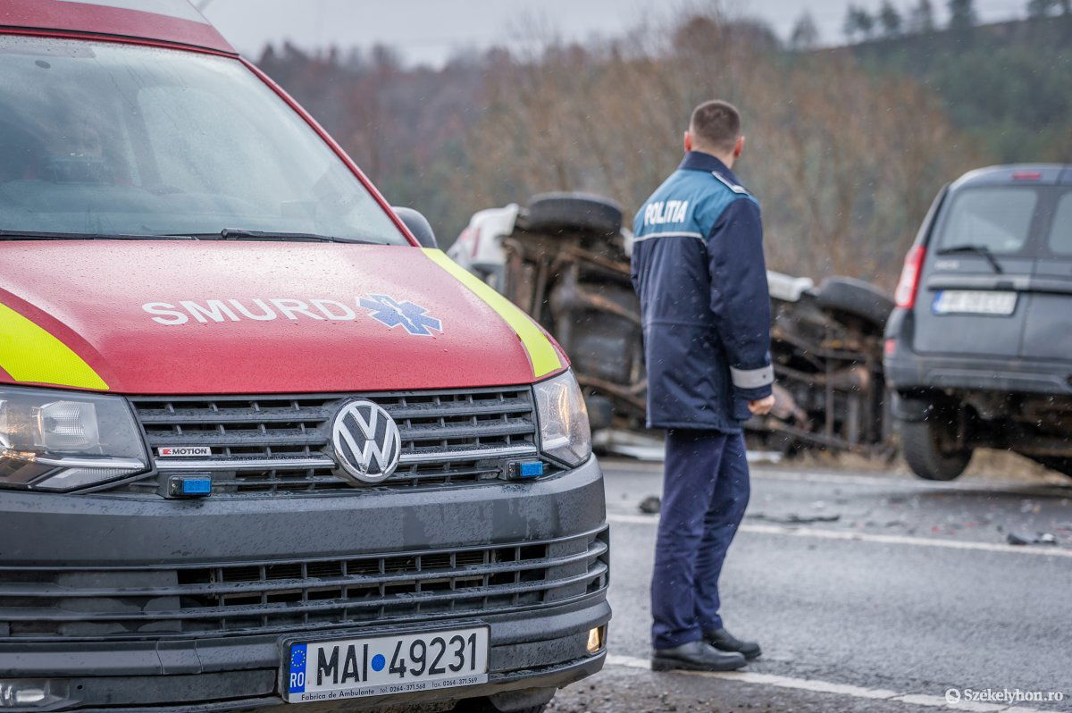 Amennyiben valaki megsérült, bármilyen kicsinek is tűnjön az a sérülés, kötelező azonnal értesíteni a rendőrséget. Képünk illusztráció •  Fotó: Pinti Attila