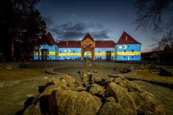 Idén is kivetítik a székely zászlót a Mikó-vár homlokzatára