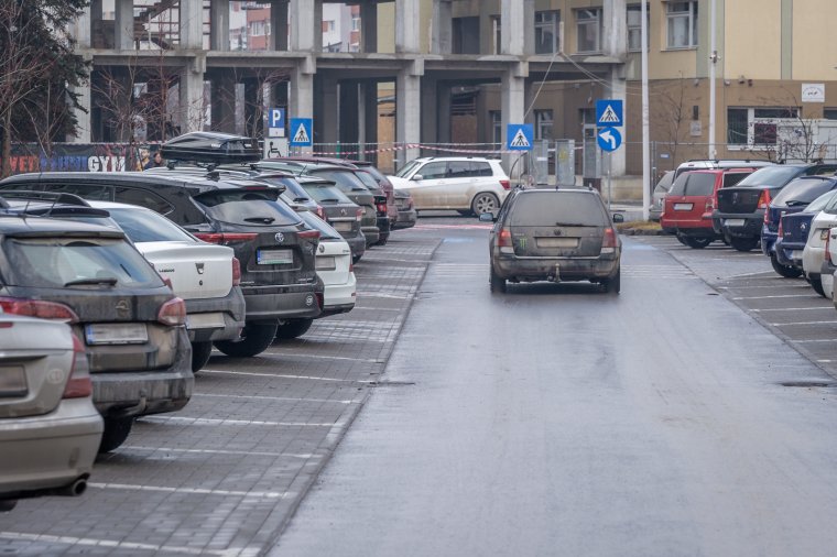 A tavaly márciusi árakon maximálná az autóbiztosítási díjat a pénzügyi felügyelet