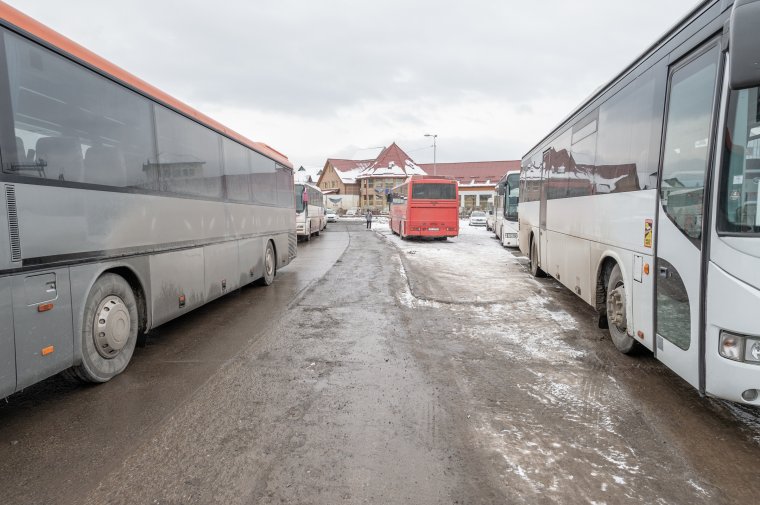 Veszélyben az ingyenes diákbérletek