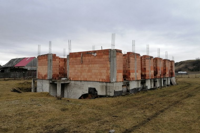 Egy évtizede áll a munka, de még nem mondtak le az idősotthon felépítéséről