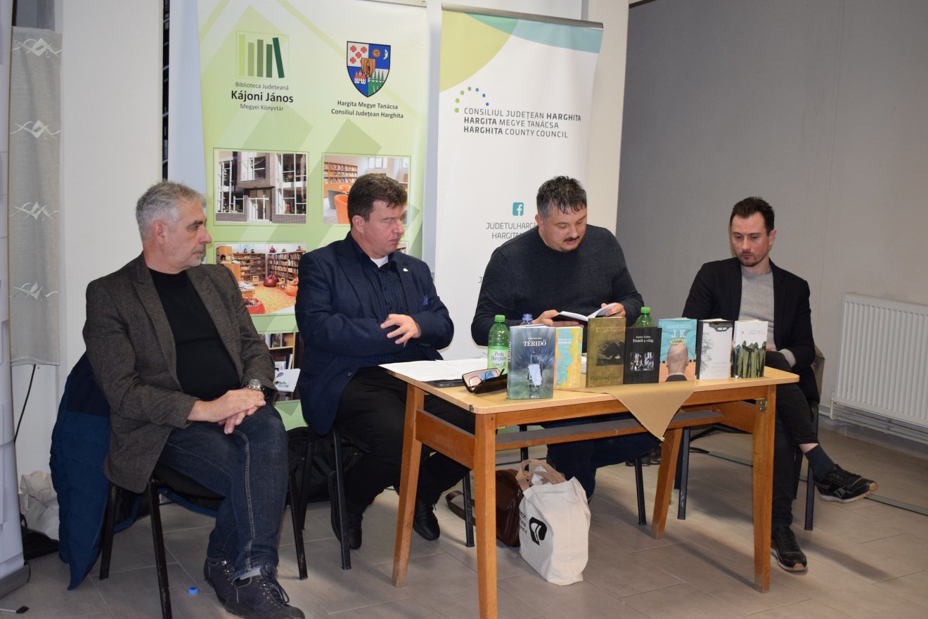 Oberczián Géza, Luzsicza István, Sándor Zoltán és Szöllősi Mátyás •  Fotó: Kájoni János Megyei Könyvtár