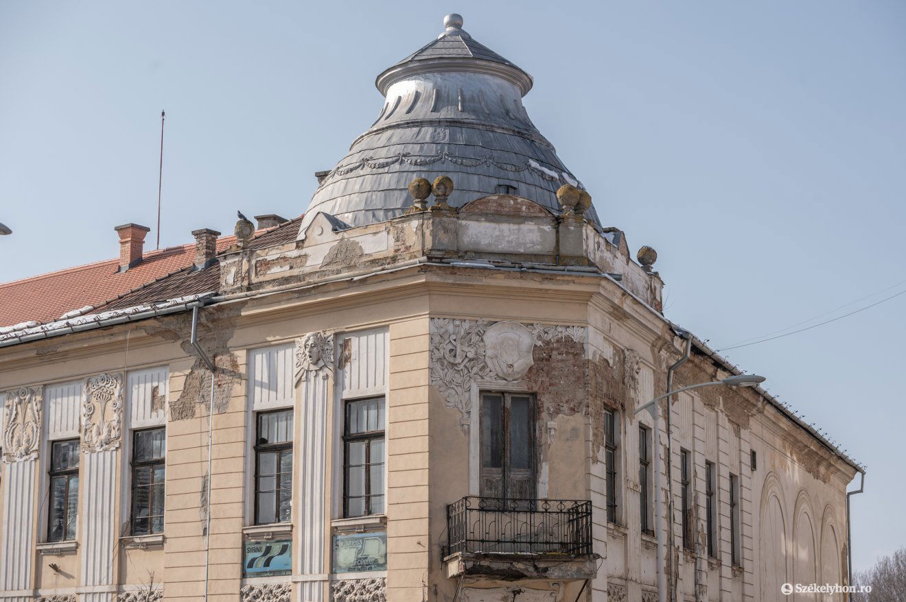 Az egykori Vigadó kulturális központtá alakításához a becslések szerint legalább 25,8 millió lejre lenne szükség •  Fotó: Pinti Attila