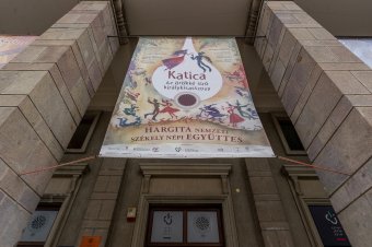 Katica, az örökké síró királykisasszony címmel új mesejátékot mutat be a Hargita Nemzeti Székely Népi Együttes
