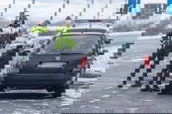 Haladnak a korral: alkalmazás „segíti” majd a rendőröket a bírságolásban