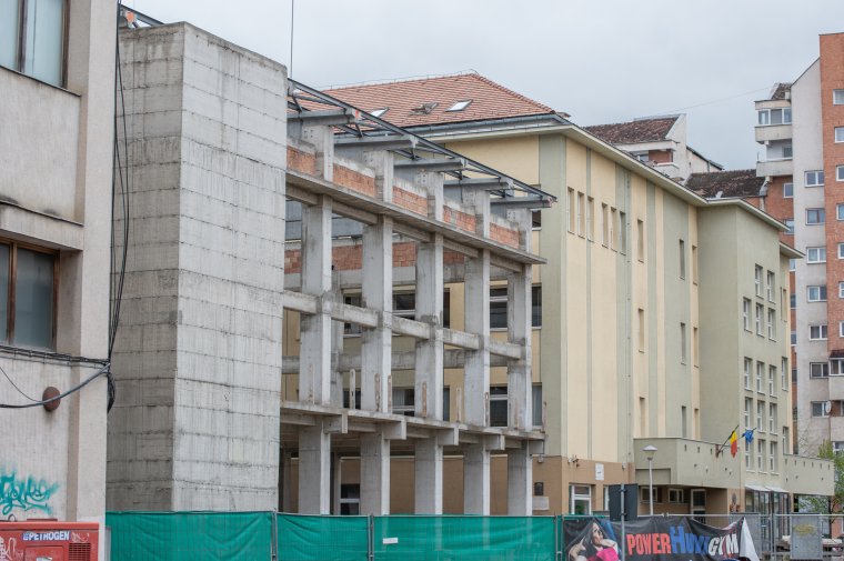 Leállt a tornaterem építése, de folytatják